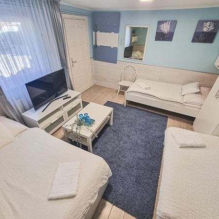 Szivarvany Panzio Szeged Bagian luar foto