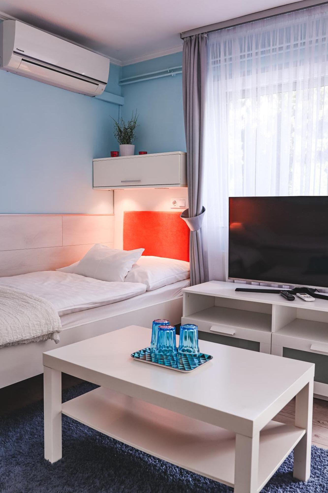 Szivarvany Panzio Szeged Bagian luar foto