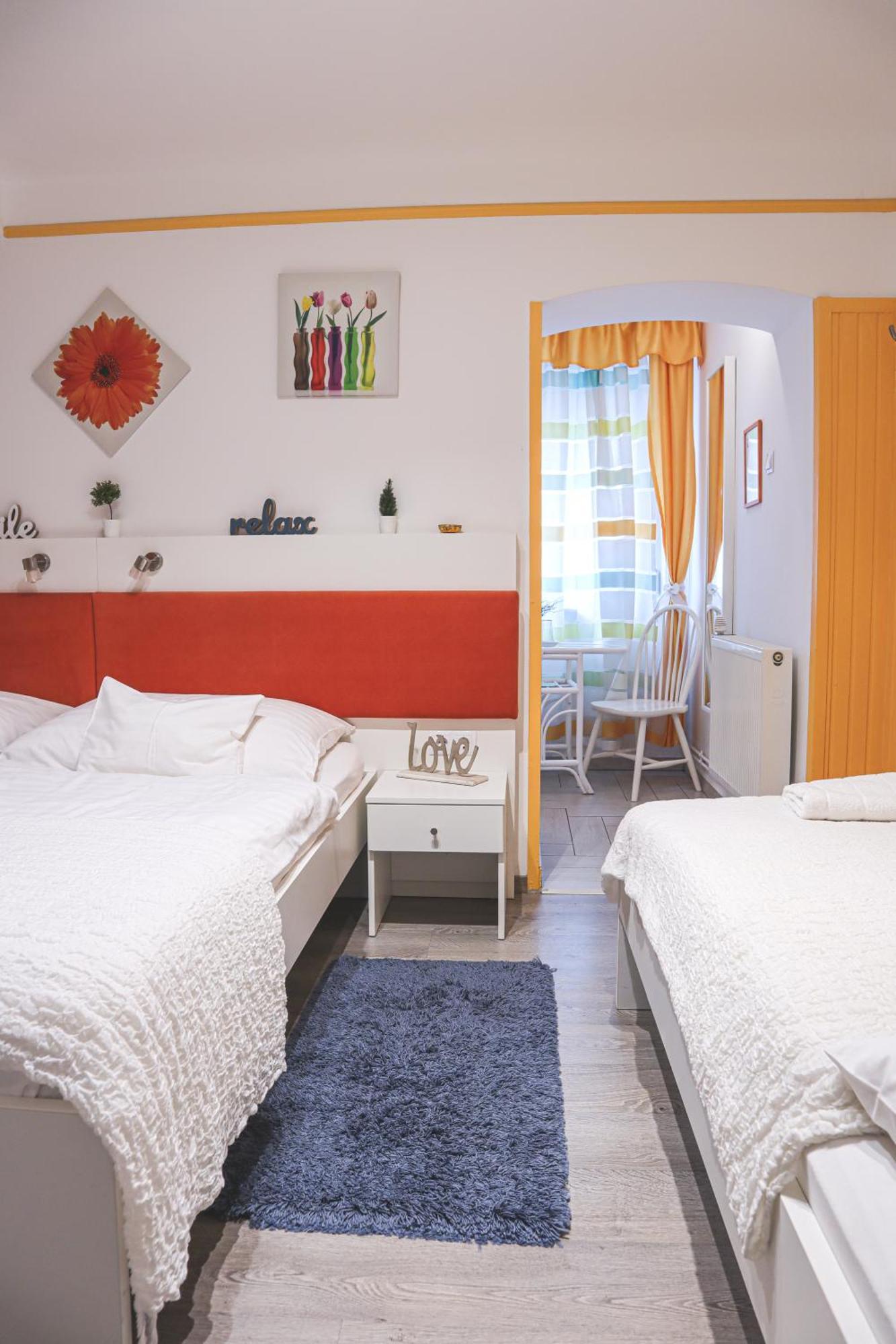 Szivarvany Panzio Szeged Bagian luar foto