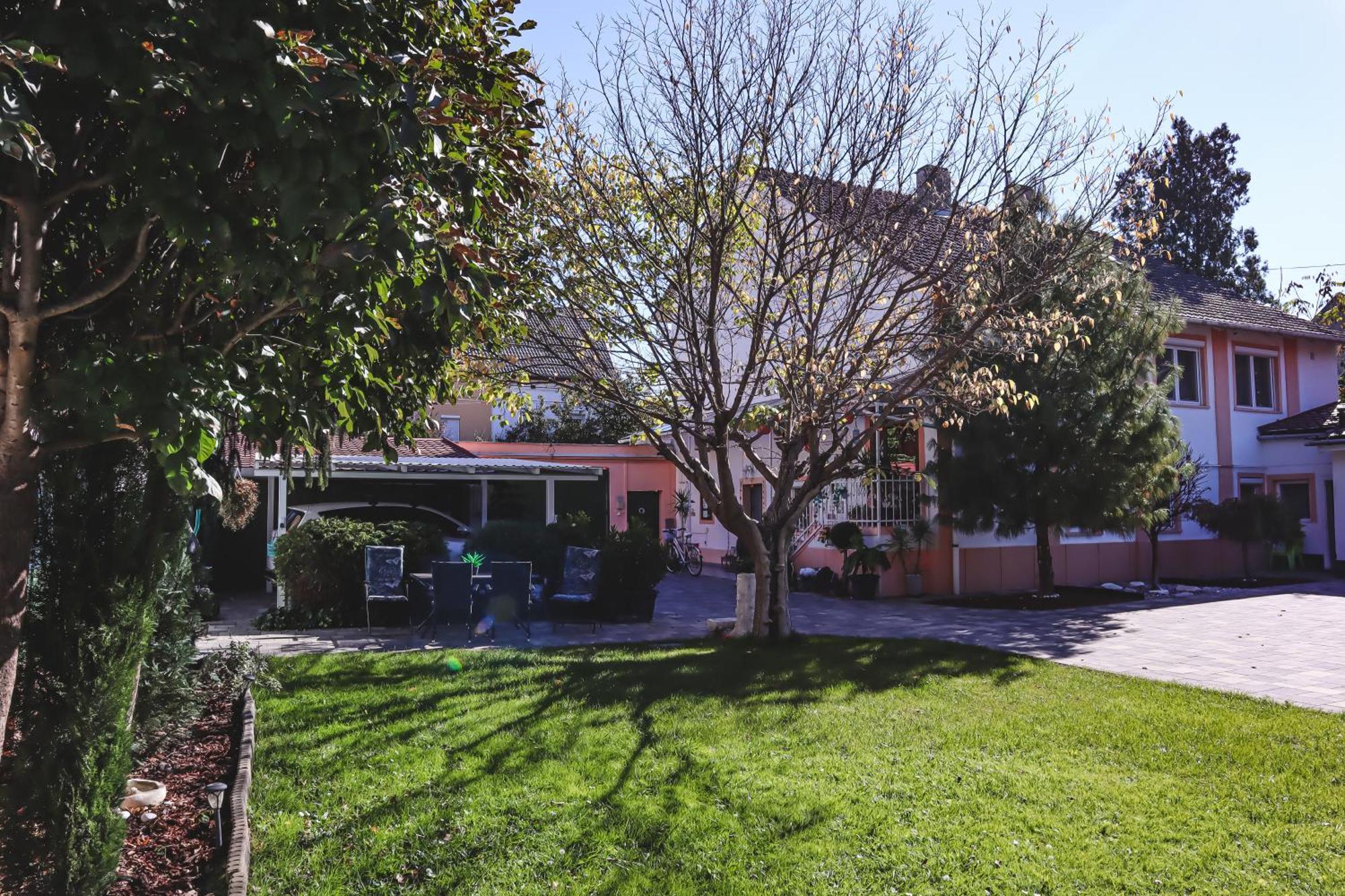 Szivarvany Panzio Szeged Bagian luar foto
